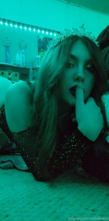OnlyFans / orchidsierra nude photo #5