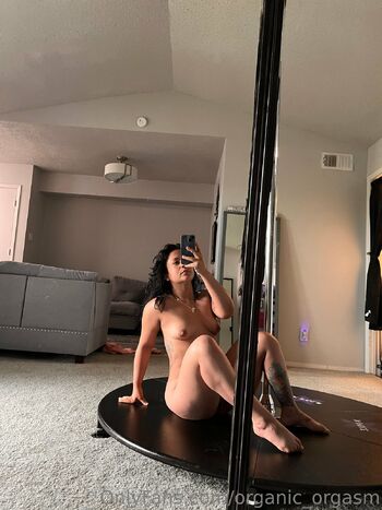 Esmerald / organic_orgasm nude photo #20