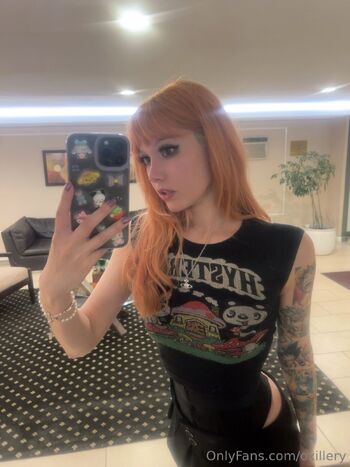 Oxiller / oxillery nude photo #15