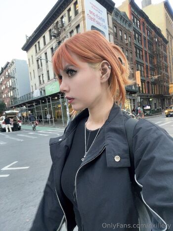 Oxiller / oxillery nude photo #34