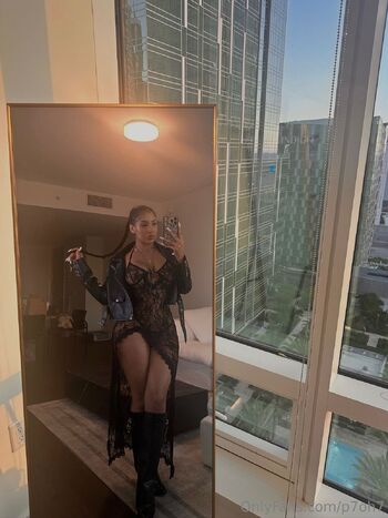 pamela / p7oh7 nude photo #21