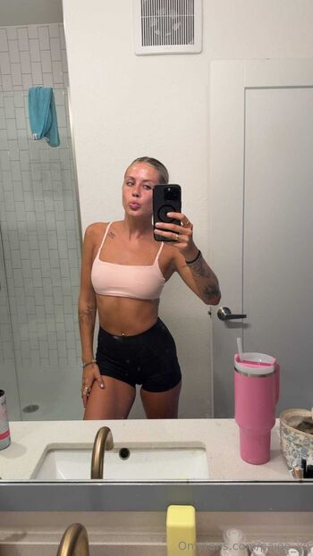 Paig / paige_xo nude photo #5