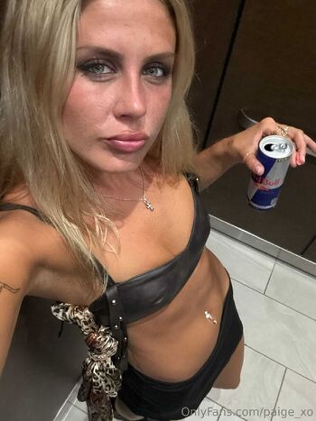 Paig / paige_xo nude photo #18