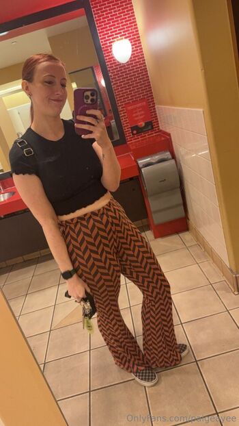 Paig / paigeayee nude photo #26