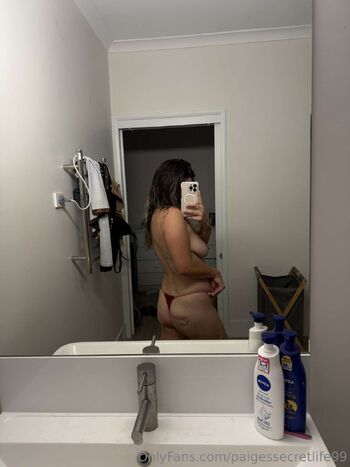 Busty babe99 / paigessecretlife99 nude photo #2