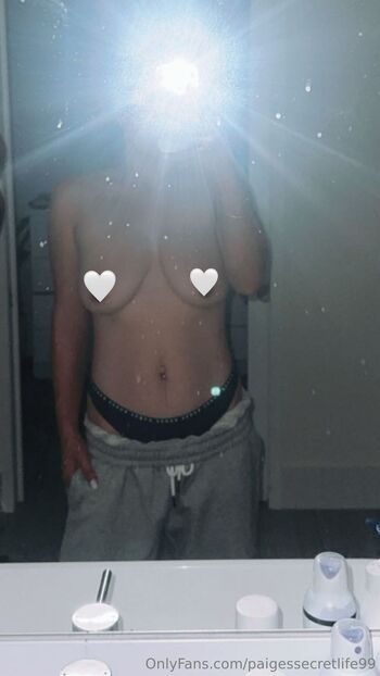 Busty babe99 / paigessecretlife99 nude photo #11