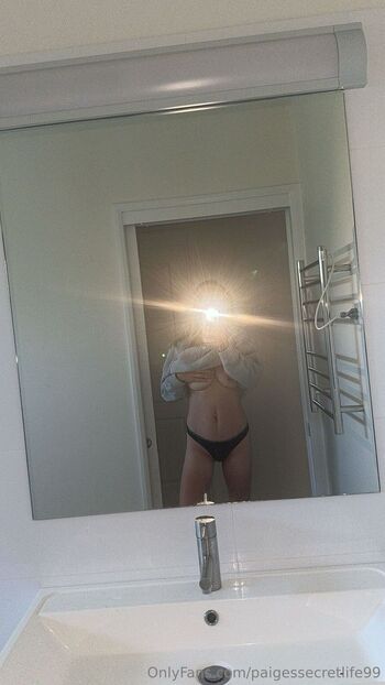 Busty babe99 / paigessecretlife99 nude photo #16