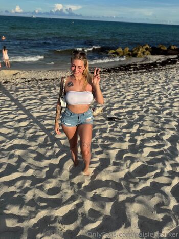 Paisleethebunny / paisleeparker nude photo #2