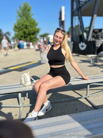 Paisleethebunny / paisleeparker nude photo #29