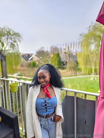 PamelaVix / pamela_hottie nude photo #5