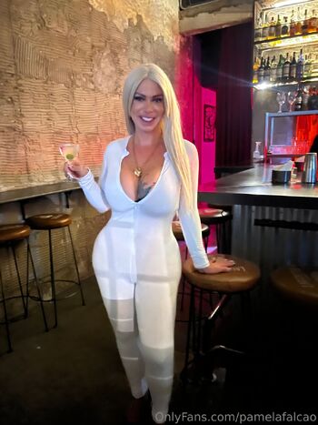 Pamela Falcã / pamelafalcao nude photo #4