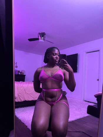 Tamneil / pandatammii nude photo #7