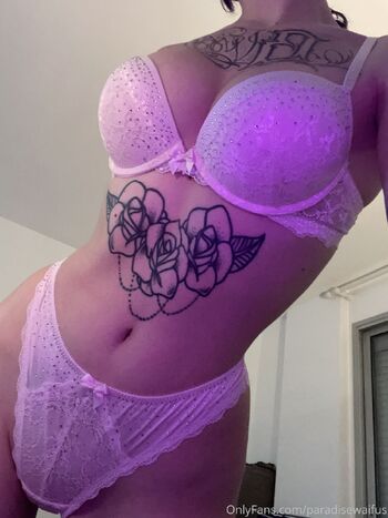 u15590647 / paradisewaifus / _.hannyya._ nude photo #28