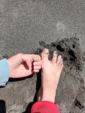 PauFee / paufeet75 nude photo #13