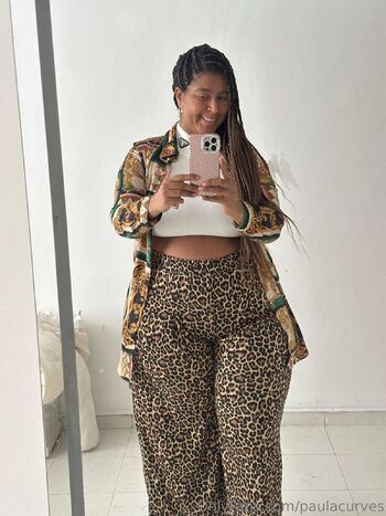 OnlyFans / paulacurves nude photo #6