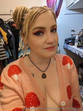 Peac / peach_possum nude photo #16