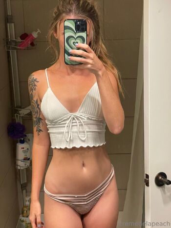 Cremedelpeac / peaches.free nude photo #11