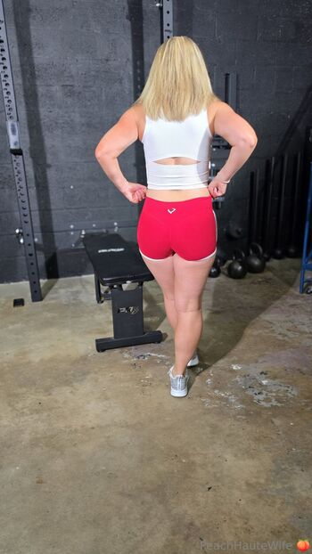 Mrs Robinson / peachhautewife nude photo #15