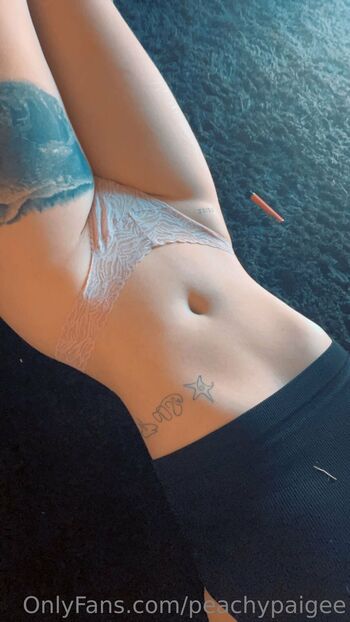 paig / peachypaigee nude photo #2