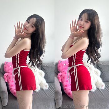 𝑫𝒂𝒊𝒔𝒚 / peachytease_free nude photo #2