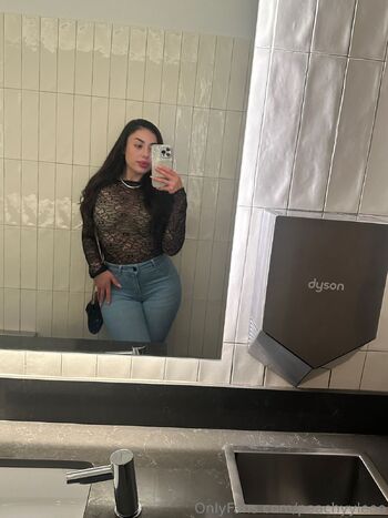 OnlyFans / peachyyleoo nude photo #21