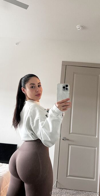 OnlyFans / peachyyleoo nude photo #27