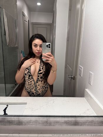 OnlyFans / peachyyleoo nude photo #37