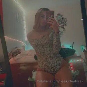 LuhMa / peek-the-freak nude photo #1