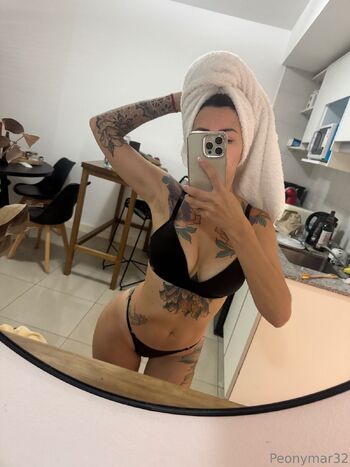 OnlyFans / peonymar32 nude photo #1