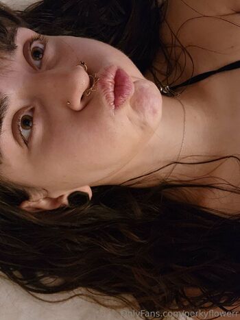 And / perkyflowerr nude photo #2