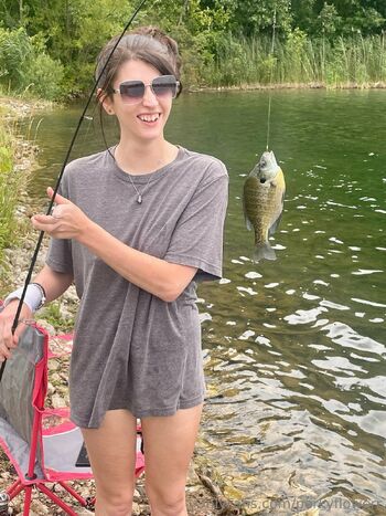 And / perkyflowerr nude photo #6