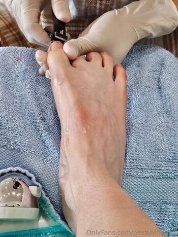 Tar / pesttechgirl.1 / dubwrecked23 nude photo #3