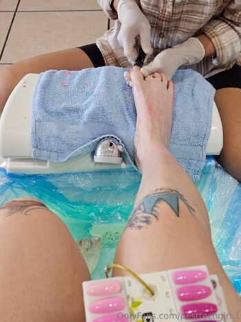 Tar / pesttechgirl.1 / dubwrecked23 nude photo #5