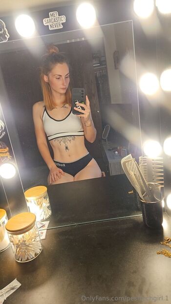 Tar / pesttechgirl.1 / dubwrecked23 nude photo #7