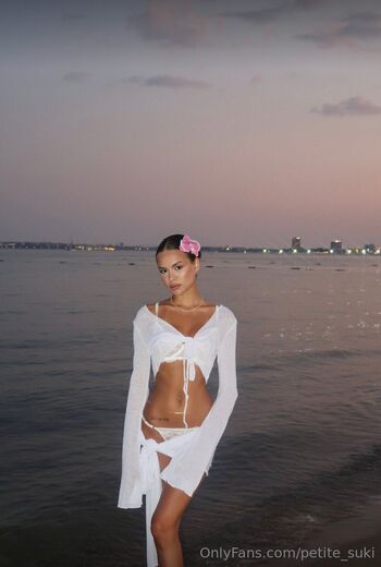 𝓟𝓮𝓽𝓲𝓽𝓮 𝓢𝓾𝓴𝓲 / petite_suki nude photo #12