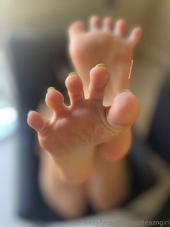 Mia / petiteazngirl / petiteazngirl7 nude photo #16