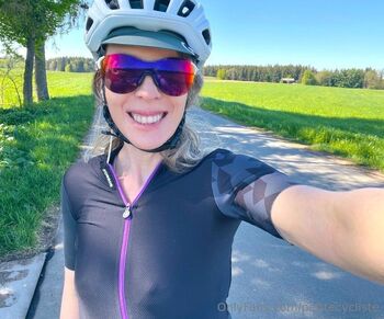 Bike Bab / petitecycliste nude photo #7