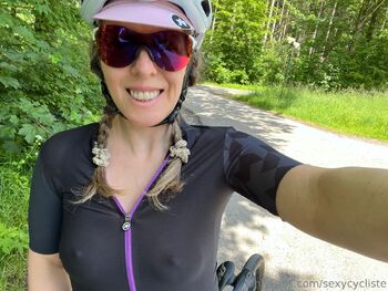 Bike Bab / petitecycliste nude photo #30