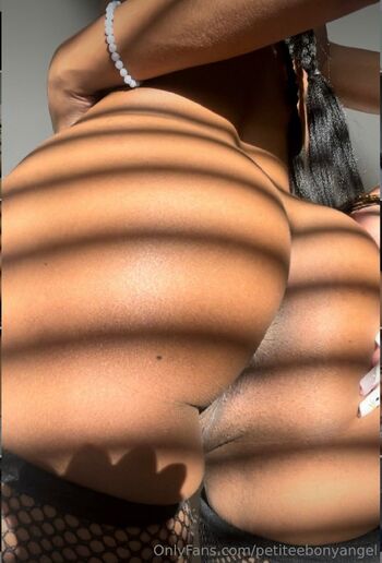 Pinkest Kitty on OF / petiteebonyangel nude photo #3