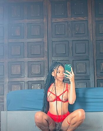 Pinkest Kitty on OF / petiteebonyangel nude photo #10