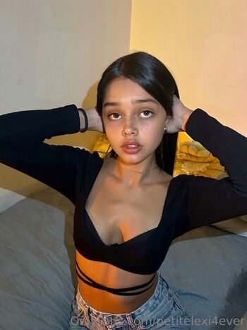 Lexi / petitelexi4ever nude photo #9