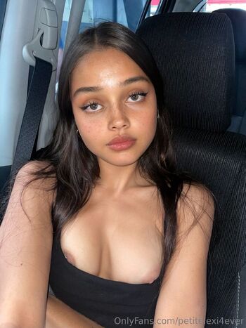 Lexi / petitelexi4ever nude photo #10