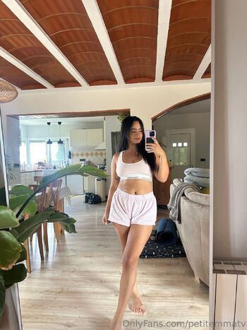 Emma / petitemmatv / itspetitemma nude photo #14