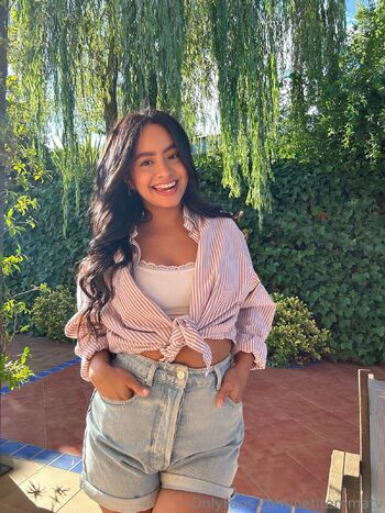 Emma / petitemmatv / itspetitemma nude photo #16