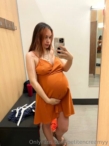 Corinna Camero / petitencreamyy / petitencreamy / corinnacameron nude photo #38