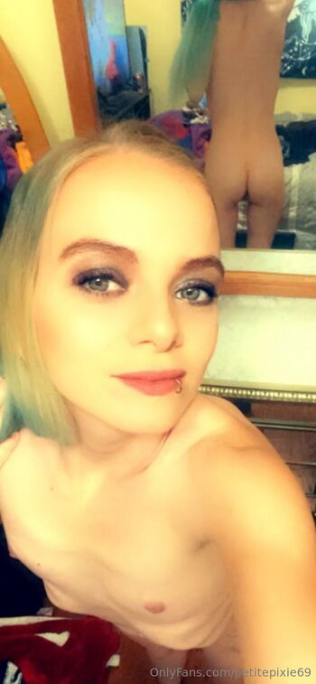 Petite pixi / petitepixie69 nude photo #3