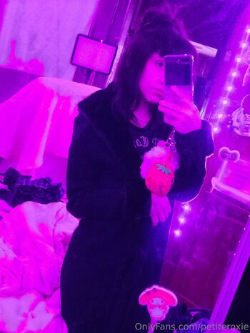petiteroxi / petiteroxie nude photo #4