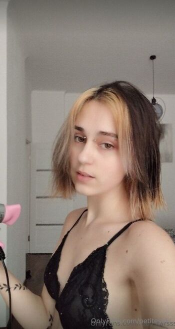 𝑷𝒆𝒕𝒊𝒕𝒆 𝑺𝒖𝒌𝒊 / petitesuki nude photo #30