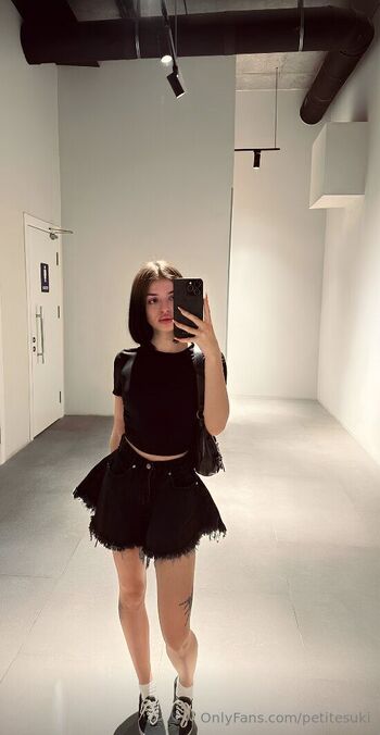 𝑷𝒆𝒕𝒊𝒕𝒆 𝑺𝒖𝒌𝒊 / petitesuki nude photo #31