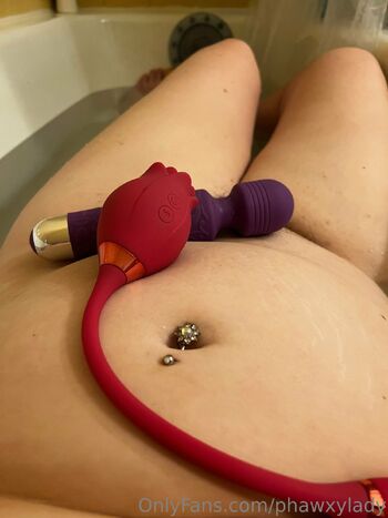 Phaw / phawxylady nude photo #3